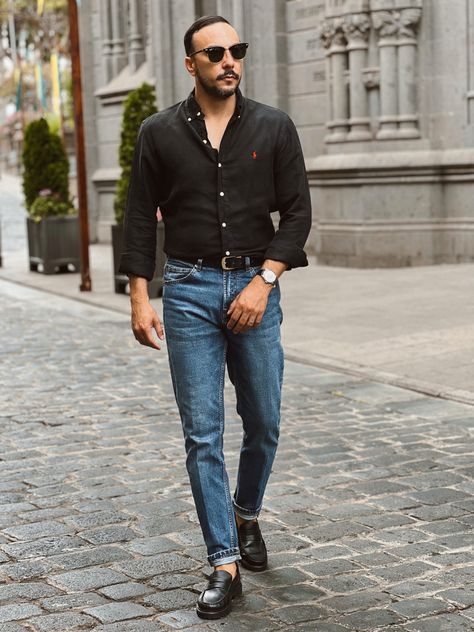 #fashion #ootd #menswear #menstyle #moda Men Black Loafers Outfit, Loafers Outfit Men Casual, Jeans With Loafers, Leather Loafers Outfit, Denim Combination, Loafers And Jeans, Black Loafers Outfit, Loafers Men Outfit, Business Casual Attire For Men