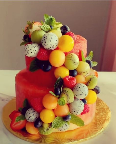 Fresh Fruit Birthday Cake, Cake Made Out Of Fruit, Cake Buah, Cake Made Of Fruit, Fruit Salad Decoration, Fruit Birthday Cake, Fruit Buffet, Fruit Cake Design, Fruit Platters