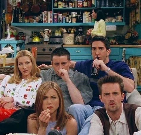 Cast Of Friends, Friends Cast, Friends Moments, Friends Series, Central Perk, Friends Wallpaper, Friends Aesthetic, Rachel Green, Friends Show