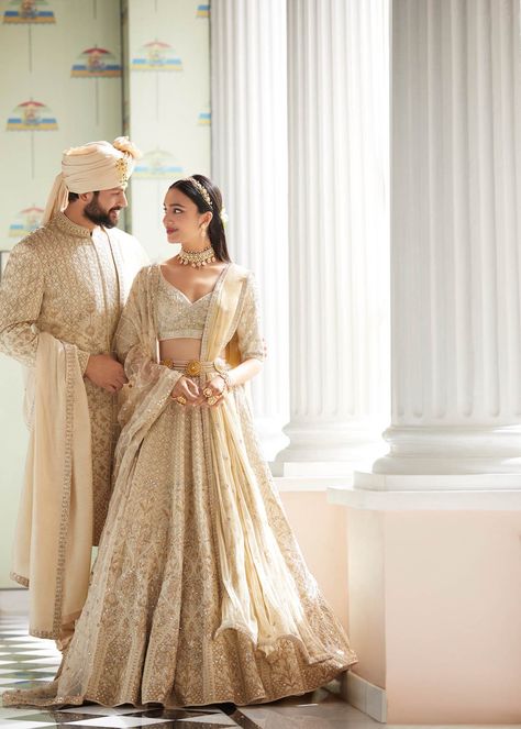 Anita Dongre Launches Bridal Collection Jaipur Love Gold Wedding Lengha, Gold Wedding Lehenga, Gold Bridal Lehenga, Anita Dongre Bridal, Gold Sherwani, भारतीय दुल्हन संबंधी, Wedding Lengha, Orang India, Indian Wedding Bride