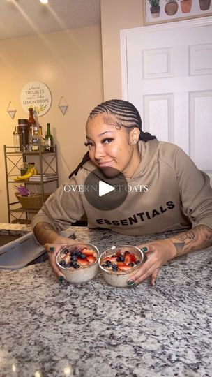 1.4K views · 10K reactions | I love making these oat bowls and it saves me so much time and money on breakfast everyday. 

Ingredients
1/2 cup of oats 
1 cup of almond milk
1 scoop of 0% Greek yogurt 
1 tsp of chia seeds 
Cinnamon 
1 tsp vanilla extract 
2 tsb any creamer of your choice 
Mix together 
Handful of granola 
Handful of strawberries and blueberries (add whatever fruit you like) 
Honey 
Let it sit overnight for at least 6 hours and enjoy 
.
.
.
#overnightoats #healthybreakfast #breakfastbowls #healthyeats #healthyeating #overnightoatmeal #quickbreakfast | 𝒥𝒜𝒟𝒜 ✨ Black Art | ADTurnUp · 5PM Oat Bowls, Strawberries And Blueberries, Overnight Oatmeal, Instant Oatmeal, Breakfast Bowls, Quick Breakfast, Overnight Oats, Chia Seeds, Almond Milk