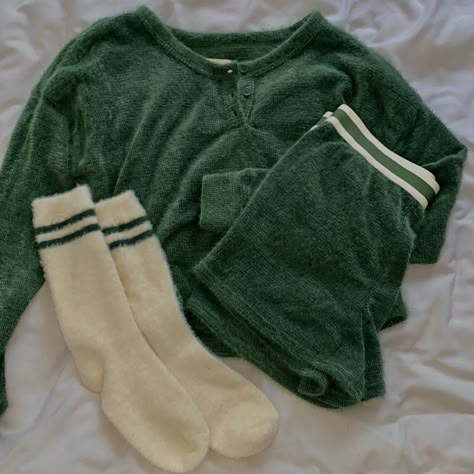 loungewear aesthetic socks comfy comfortable cloud outfit green white fluffy Fuzzy Pajamas Aesthetic, Green Pajamas For Women, Slytherin Pajamas Aesthetic, Comfy Astethic, Green Pjs Aesthetic, Cute Pjs Winter, Green Pajamas Aesthetic, Cute Comfy Pajamas, Green Comfy Outfit