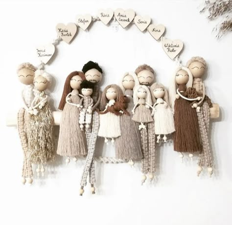 Macrame Family, Diy Yarn Dolls, Dolls Handmade Diy, Diy Knit Blanket, Christmas Angel Crafts, Macrame Baby, Macrame Knots Pattern, Yarn Dolls, Diy Crafts For Adults