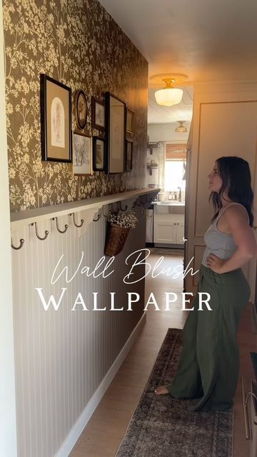 Hallway Accent Wall, Foyer Accent Wall, Hallway Wallpaper Ideas, Long Hallway Decor, Accent Wall Entryway, Wall Blush, Foyer Wall, Hallway Makeover, Hallway Wallpaper