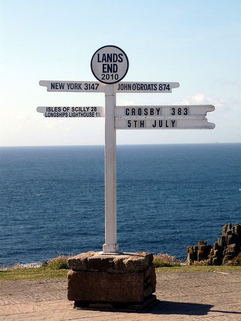 Lands End Corn Exchange Leeds, Uk Seaside Aesthetic, Lands End Cornwall, St Ives Cornwall Aesthetic, Cornwall St Ives, Earth Photography, Scotland Road Trip, British Seaside, British Summer