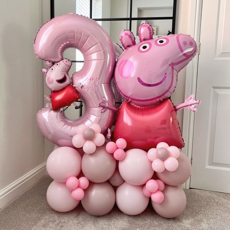 Birthday Decorations Peppa Pig Theme, Peppa Pig Balloon Tower, Pepa Pig Birthday Decoration For Girl, Peppa Pig Birthday Party Theme, Peppa Pig Balloon Stack, Peppa Pig Balloon Column, 3rd Birthday Peppa Pig Party, Peppa Balloon Decoration, Peppa Pig Birthday Theme Decor