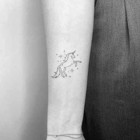 Mini Bee Tattoo, Unicorn Tattoo Ideas, Shoulder Tattoo Quotes, Unicorn Tattoo Designs, Most Beautiful Tattoos, Simple Symbols, Tattoo Space, Self Tattoo, Cute Thigh Tattoos