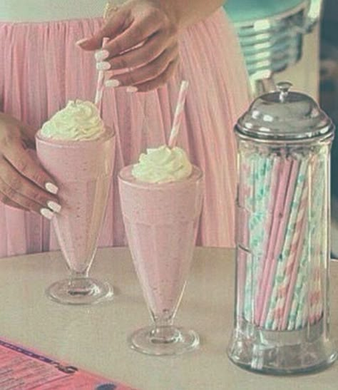 1950's Aesthetic, Lana Summer, 1950s Aesthetic, 60 Aesthetic, 50s Vibes, Diner Aesthetic, 50s Aesthetic, 1950s Diner, Americana Aesthetic