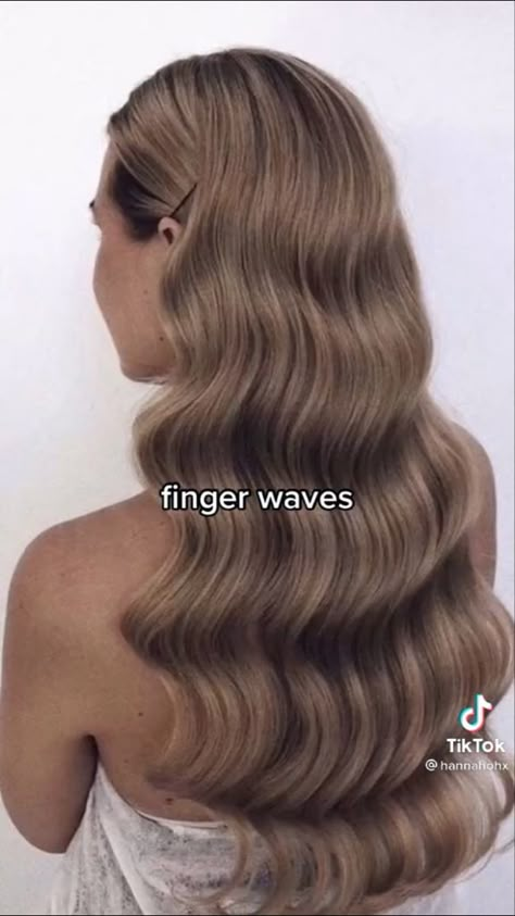 Prom Hair Waves Hollywood Glamour, Roaring 20s Long Hair, Long Finger Wave Hair, 1920s Flapper Hair Long, 1920s Waves Long Hair, 20s Bridal Hair, Roaring 20 Hairstyles, Great Gatsby Party Hairstyles, Finger Waves Wedding Hair