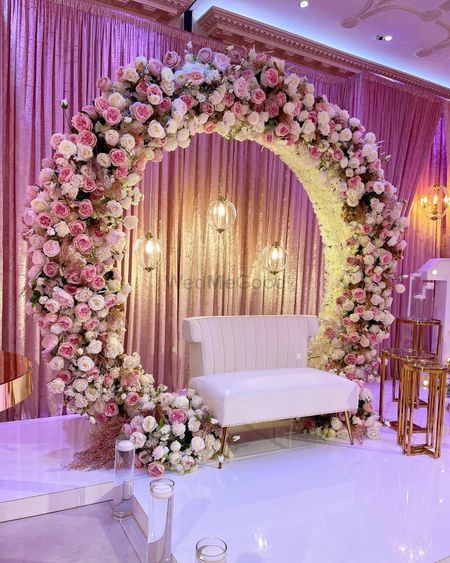 Engagement Decorations Indian, Wedding Entrance Decoration, Entrance Decoration Ideas, Engagement Stage Decoration, Simple Stage Decorations, Funny Illustrations, Entrance Decoration, Wedding Stage Backdrop, Wedding Stage Decor