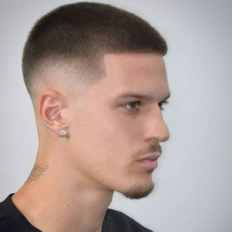 Crew Cut Hair, Buzz Cut For Men, Very Short Hair Men, Mid Fade Haircut, Men Fade Haircut Short, Short Fade Haircut, Buzz Cut Hairstyles, Crop Haircut, Men Haircut Curly Hair