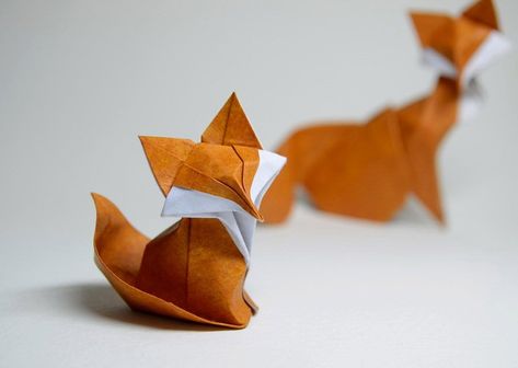 Vietnamese Artist Hoang Tien Quyet Takes Origami A Step Further - PLAIN Magazine Fox Origami, Origami Paper Folding, Origami Artist, Origami Wedding, Festa Harry Potter, Folding Origami, Instruções Origami, Origami Butterfly, Origami Paper Art