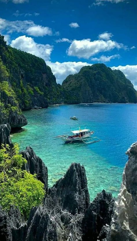 The Most Beautiful Pictures In The World | Palawan Island, Philippines..🍃🌊 The Most Beautiful Pictures, Visit Philippines, Palawan Island, Philippines Beaches, Island Pictures, Travel Inspiration Destinations, Dream Vacations Destinations, Waterfall Photography, Coron