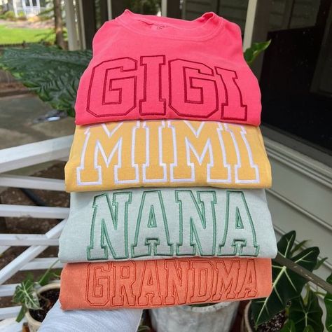 Vtopgifts Best Gifts For Nana, Momma Shirt Ideas, Nana Tee Shirts, First Time Aunt Gifts, Best Grandma Shirt, Gifts For Grandparents To Be, Cricut Projects For Grandma, Gifts For Grandmas Christmas, Custom Grandparent Gift