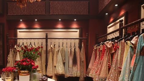 Gacha Furniture, Botique Interiors, Clothing Boutique Interior, Bridal Boutique Interior, Interior Design Indian, Fashion Store Design, Fashion Showroom, Boutique Designs, Clothing Store Displays