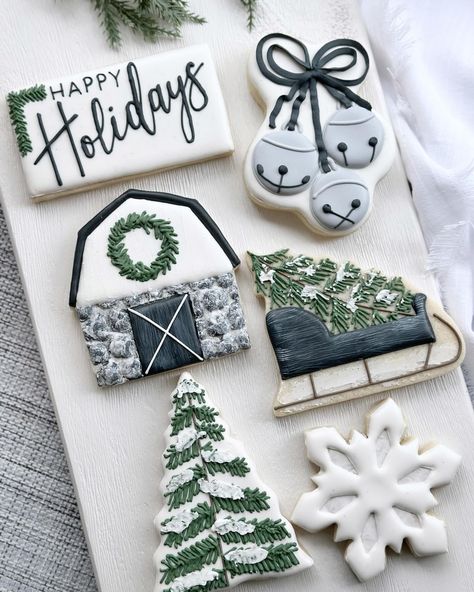 Jennessa Greenawalt-Vega (@mad.batter.cookieco) • Instagram photos and videos Flooded Cookies, Christmas Cookie Decorating Ideas, Cut Out Cookie, Christmas Decorated Cookies, Christmas Sugar Cookies Decorated, Royal Cookies, Farm Cookies, Christmas Cookie Decorating, Christmas Cookie Ideas