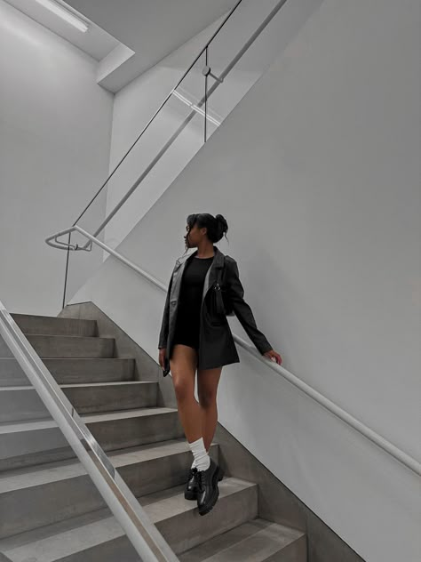 aesthetic museum pose idea
stairs pose idea Poses For Stairs Photoshoot, Stairwell Photoshoot Aesthetic, Photoshoot On Stairs Photo Ideas, Picture Ideas On Stairs, Staircase Instagram Pictures, Stairwell Pictures Instagram, Stair Photo Ideas, Stairs Pose Ideas, Photos On Stairs Instagram