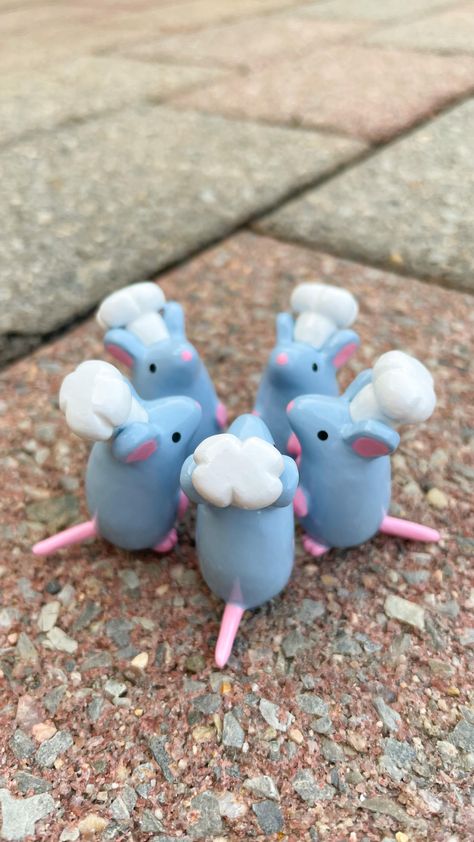 Alana 𓆏 on Instagram: “This audio felt appropriate 🐀 heres a process of painting the larger chef rats!! All chef rat orders will be shipped out soon :) PS. Check …” Fun Clay Sculptures, Worm Clay Art, Clay Mouse Easy, Rat Polymer Clay, Small Simple Clay Ideas, Cute Animals To Make Out Of Clay, Clay Made Things, Weird Things To Make Out Of Clay, Animal Clay Projects