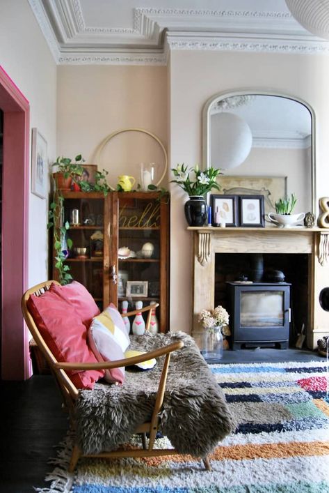 This Eclectic Victorian Terrace Uses Color to Tell a Cohesive Story | Apartment Therapy Victorian Terrace Dining Room, Victorian Terrace House Interior, Terrace House Living Room, Victorian Terrace Living Room, Terraced House Interior, Five Bedroom House, Terrace House Interior, Victorian Terrace Interior, Victorian Apartment