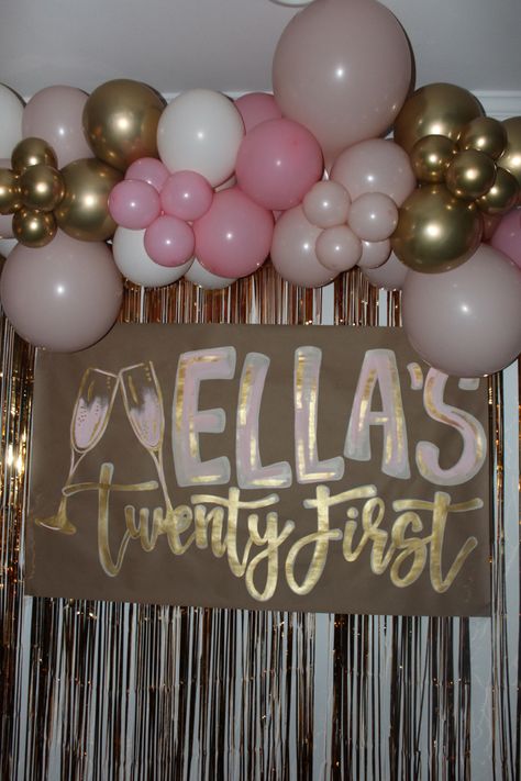 Good 21st Birthday Themes, Pretty 21st Birthday Decorations, 21st Pregame Decorations, 21 Birthday Photo Backdrop, Aesthetic 21st Birthday Party Ideas, 21sr Birthday Decorations, 21 Birthday Themes Ideas, 21st Bday Decorations Diy, 21 Bday Backdrop