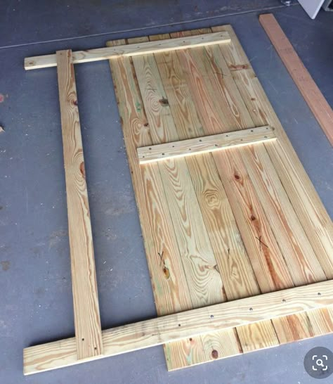 Diy Full Size Headboard, Diy King Size Headboard, Headboard Plans, Farmhouse Bedroom Set, Rustic Wood Headboard, Diy Wood Headboard, Full Size Headboard, Headboard Diy, Pallet Headboard