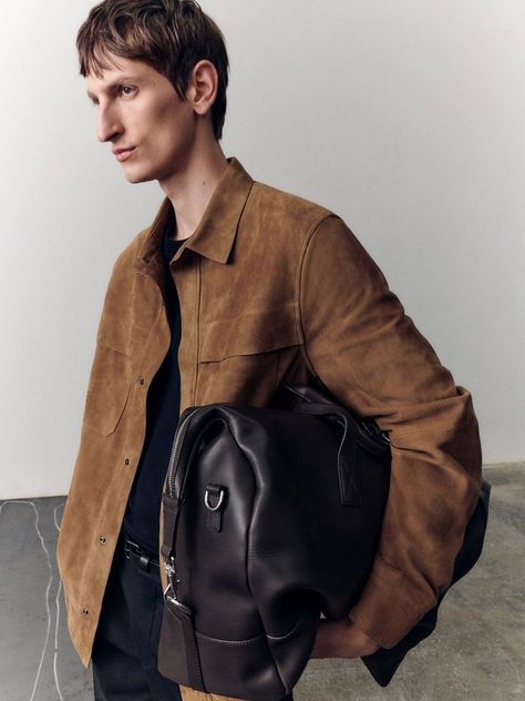 Massimo Dutti Man, Quiet Luxury Men, Massimo Dutti Men, Loud Outfits, Shooting Bags, Man Up, Quiet Luxury, Massimo Dutti, New Man