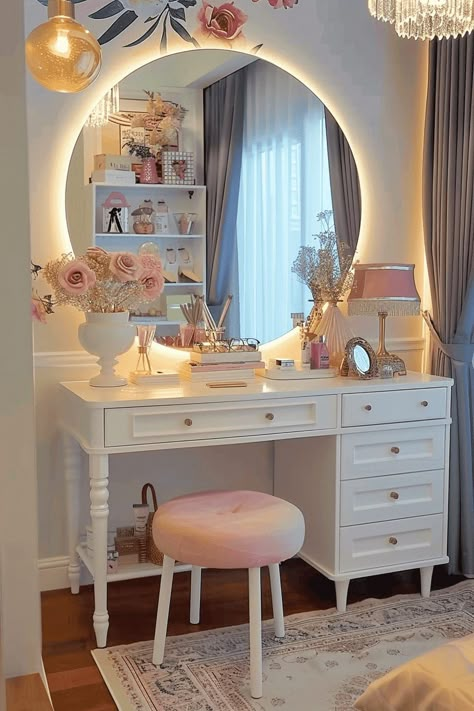 Beauty Table Organization, Interior Design Dressing Room, Austrian House, Dressing Table Ideas Bedroom, Vintage Vanities, Dressing Table Ideas, Vintage Beauty Salon, Stylish Kitchen Design, Vintage Dressing Table