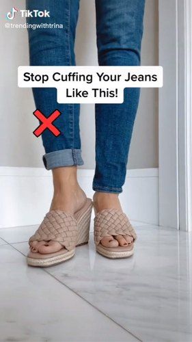 Roll Up Long Jeans, Jean Hacks Ankle, Rolled Cuff Jeans Outfit, Turning Up Jeans Hack, How To Style Capri Jeans, How To Cuff Boyfriend Jeans, How To Wear Long Jeans, How To Cuff Jeans With Sneakers, How To Wear Jeans That Are Too Long