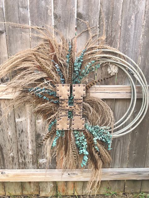 Turquoise Decorations, Western Wreaths, Country Western Wedding, Ranch House Decor, Western Themed Wedding, Western Bedroom Decor, Western Crafts, Rope Decor, Country Theme Wedding