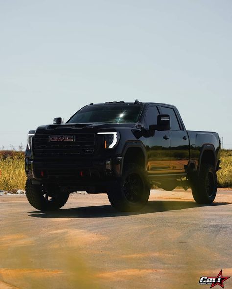 Gmc Trucks Denali, Gmc Trucks Aesthetic, Gmc Black Truck, Truck Asthetic Picture, Black Gmc Denali Truck, Black Gmc Truck Lifted, Truck Vision Board, New Truck Aesthetic, Nice Trucks Country