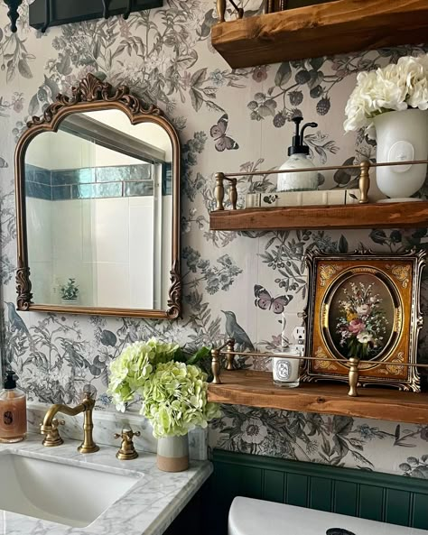 Luxe Bathroom, Future Bathroom, Bathroom Transformation, Restroom Decor, Casa Vintage, Deco Originale, Half Bathroom, Downstairs Bathroom, Small Bathroom Ideas