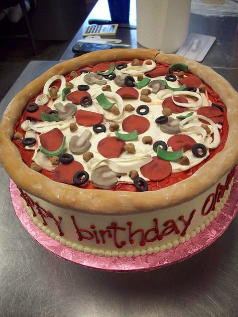 pizza cake by Caryn's Cakes, via Flickr {I'm seriously thinking I might want this for my own birthday.} Pizza Birthday Cake, Pizza Party Ideas, Pizza Birthday Party, Pizza Party Birthday, Torte Creative, Pizza Birthday, Fruit Pizza Sugar Cookie, Fruit Pizza Recipe, Tmnt Party