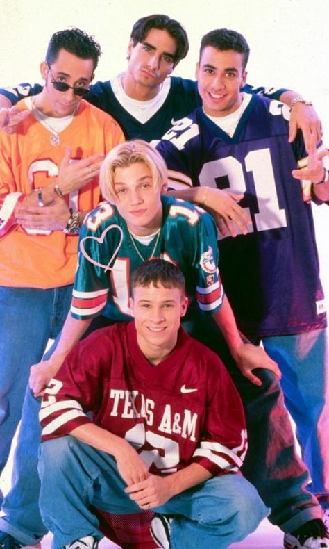 Backstreet's back, alright! Backstreet Boys 90s, Nick Carter 90s, 2000s Boys, 90s Boy Bands, 90s Boys, Ridiculous Pictures, Backstreet Boy, 90s Memories, Sports Jerseys