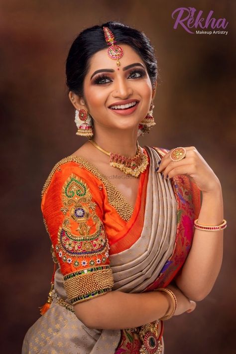 Photo By Rekha Makeup Artist - Bridal Makeup Rekha Makeup, Nakshathra Nagesh, Bride Stills, Indian Bride Poses, Indian Bride Photography Poses, Bride Photos Poses, India Women, Indian Wedding Photography Couples, Wedding Couple Photography