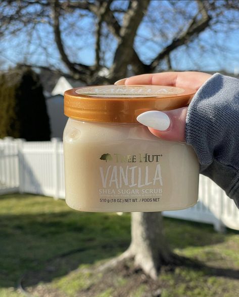 Tree Hut Vanilla, Dark Skin Makeup, Tree Hut, 13th Birthday, Homemade Skin Care, Smell Good, Body Scrub, Sugar Scrub, Christmas List