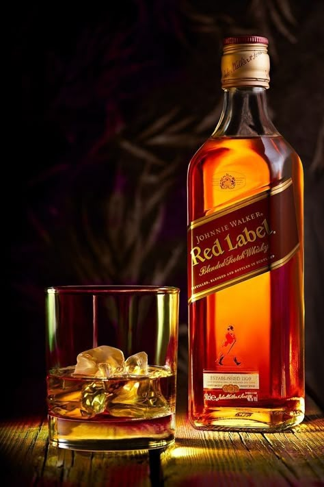 Whisky Red Label, Wine Bottle Photography, Johnnie Walker Red Label, Alcoholic Drinks Pictures, Wine Photography, Whiskey Drinks, Alcohol Bottles, Cigars And Whiskey, Scotch Whiskey