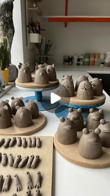 nosey mungo on Instagram: "Ding dong I’m making some bells 🔔 No ordinary bells mind you - these come in the shape of a fox, bear, frog and owl. It’s my first go at this so hopefully those little legs will make some sort of tinkering sound once wired up 😁 . #HandmadeCeramics #HandBuilding #Ceramics #Pottery #HandmadeUK #BrightonArtist #NoseyMungo #HelenBurgess #AnimalDecor #AnimalSculpture #AnimalPottery #CeramicAnimals #WildlifeSculpture #AnimalBell" Functional Animal Pottery, Clay Bells Pottery, Ceramic Bell How To Make, Large Polymer Clay Sculptures, Fox Ceramics Pottery, Easy Hand Built Pottery Ideas, Kid Clay Projects, Kids Pottery Ideas, Ceramic Ornament Ideas