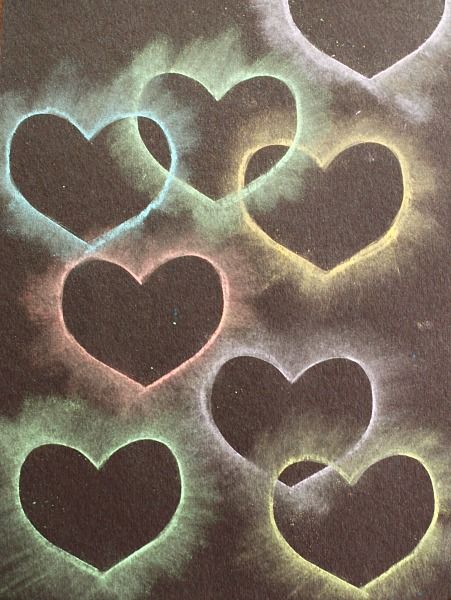 This heart collage made from chalk is one of our favorite Valentine's Day crafts for kids! Children always seem to enjoy this fun method of creating art using chalk and stencils! Fun Chalk Art, Chalk Stencils, Chalk Ideas, Heart Collage, Heart Stencil, Sidewalk Chalk Art, Sidewalk Art, Valentine's Day Crafts For Kids, Preschool Valentines