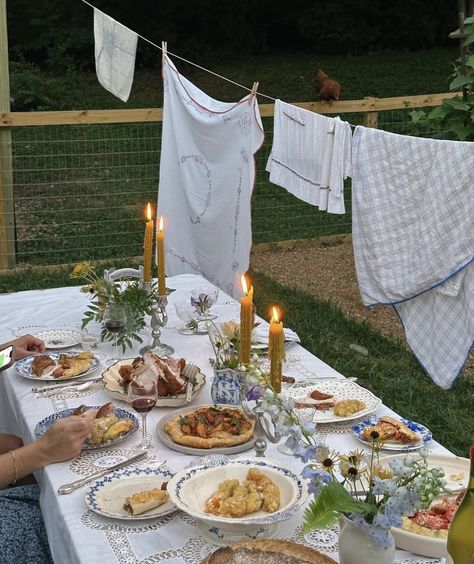 Garden Dinner, Italian Dinner Party, Picnic Dinner, Lunch Party, Lunch Table, Spring Picnic, Dinner Host, Dinner Club, Spring Dinner