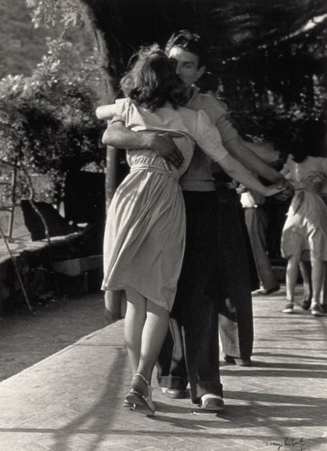 1947 • vicenzo balocchi Couples Vintage, Vintage Foto's, Old Fashioned Love, Jitterbug, Dance Like No One Is Watching, Swing Dancing, Vintage Couples, Swing Dance, Shall We Dance