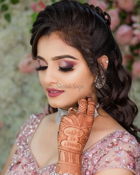 Smokey Eye Makeup Ideas For Brides Other Than Black! | ShaadiSaga Mauve Smokey Eye, Engagement Makeup Indian, Bridal Face Makeup, Pink Dress Makeup, Bride Eye Makeup, Bridal Makeup Pictures, Marriage Makeup, Simple Bridal Makeup, Bride Makeup Natural