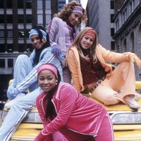 when I say the best cheetah girls movie, you say.. Halloween Jacket, The Cheetah Girls, Hallowen Costume, Halloween Costume Outfits, Group Halloween Costumes, Cute Halloween Costumes, Costume Outfits, 2000s Fashion, Costume Halloween