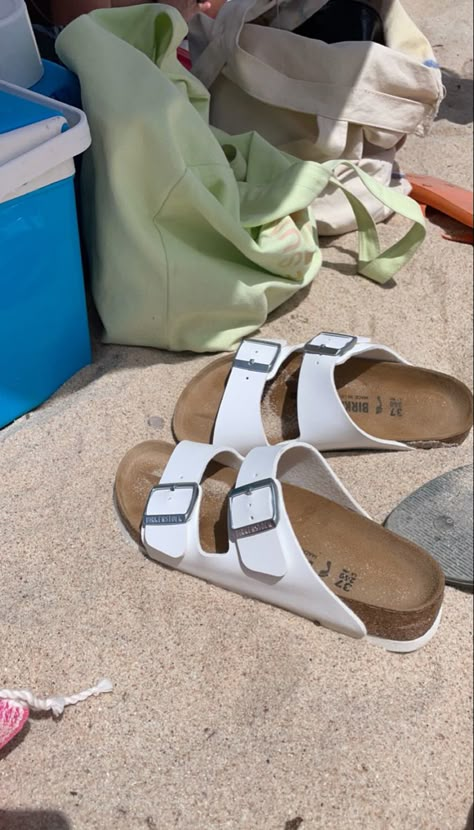 Beach Shoes Aesthetic, Birkenstocks Aesthetic, Hoka Shoes Woman, Croc Outfits, Birkenstock Sandals Outfit, Hot Chips, Basic Aesthetic, Birkenstock Sandals Women, White Birkenstocks