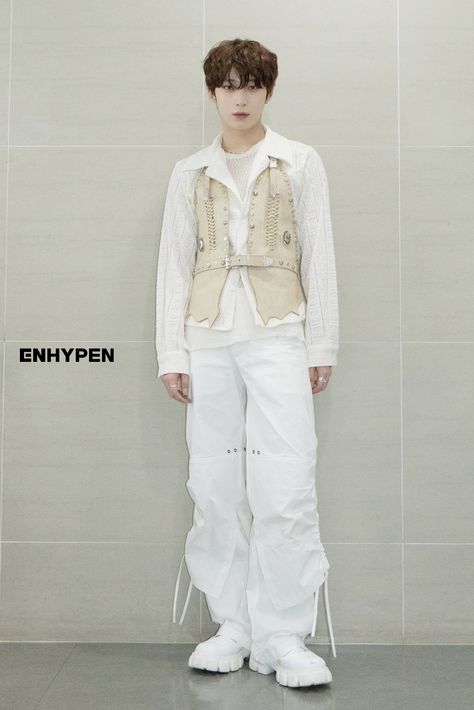 Enhy Fashion, Twitter Enhypen, Enhypen Official, Fashion Dark, Kim Sunoo, Korean Wave, Dark Blood, Photo Sketch, Qatar Airways