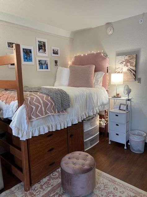 Dorm Room Lounge Area, College Under Bed Storage, Dorm Room Ideas Full Size Bed, Light Pink And Grey Dorm Room, Dorm Storage Under Bed, Dorm Room Night Stand, Dorm Room Designs College For Two, Under Dorm Bed Storage, Suite Style Dorm Ideas