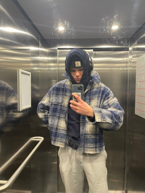 Flannel Overshirt Men Outfit, Cole Buxton Aesthetic, Flannel Jacket Outfits Men, Cole Buxton Outfit, Plaid Jacket Outfit Men, Winter Outfits Cold Men, Mens Flannel Outfit, Aesthetic Street Outfits, Flannel Jacket Men