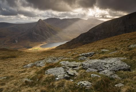 Ogwen Valley, Wing Cosplay, Background Practice, Warriors Oc, Mountains Scenery, Valley Photography, Land Sea And Sky, Landscape Study, Valley Of The Wind