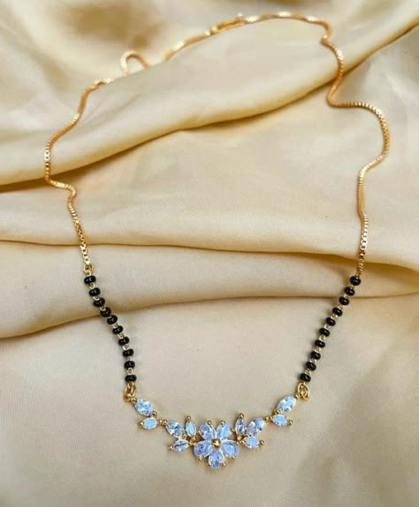 Anupama Mangalsutra Design, Gold Diamond Mangalsutra Designs, Modern Mangalsutra Designs Gold, Modern Mangalsutra Designs, Black Beads Chain, Gold Jewelry Prom, Mangalsutra Chain, Mangal Sutra, Bridal Jewellery Earrings