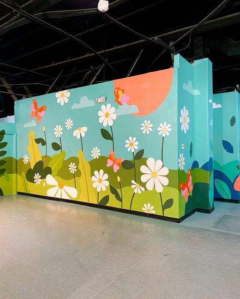 Altamonte Mall 2021 — steffi lynn School Wall Painting Ideas, Steffi Lynn, Playground Painting, School Wall Painting, Mural Art Design, Wall Street Art, Garden Mural, Kids Room Murals, School Wall Art