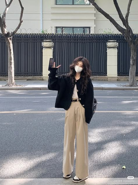 Spring Outfits Korean Style Casual, Classy Plane Outfit, Business Casual Outfits Asian, Korean Outfits 2023, Korean Wedding Guest Outfit, Korean Neutral Outfit, Korean Soft Girl Outfit, Maxi Skirt Outfit Korean, Late Spring Outfits